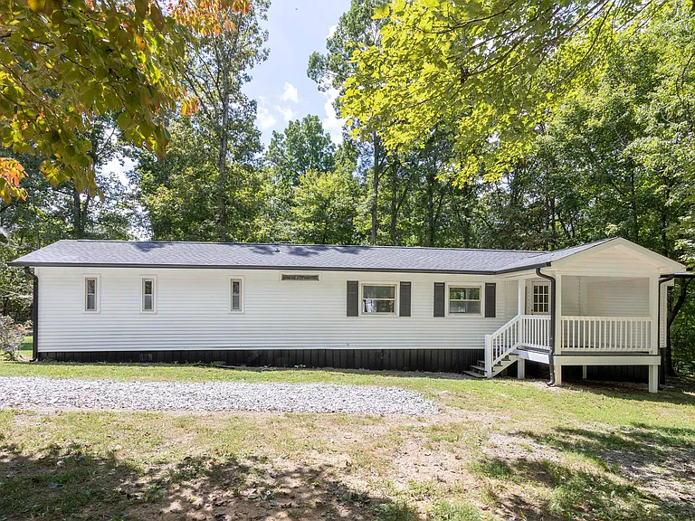 $145,000 – Renovated 2-Bedroom Home on 5.8 Acres in Spring City, TN